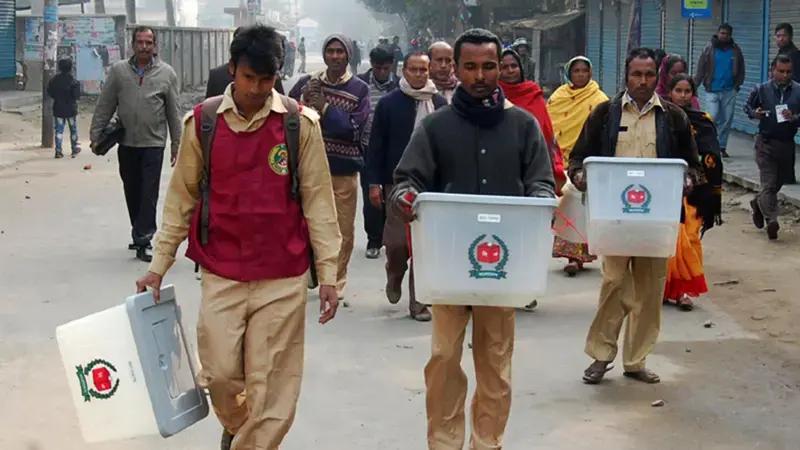ভোটকেন্দ্রের দায়িত্ব কার?
